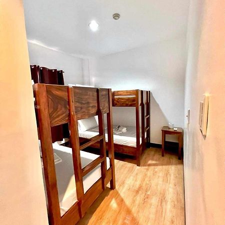 Sonora'S Inn, Coron Luaran gambar