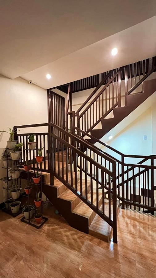 Sonora'S Inn, Coron Luaran gambar