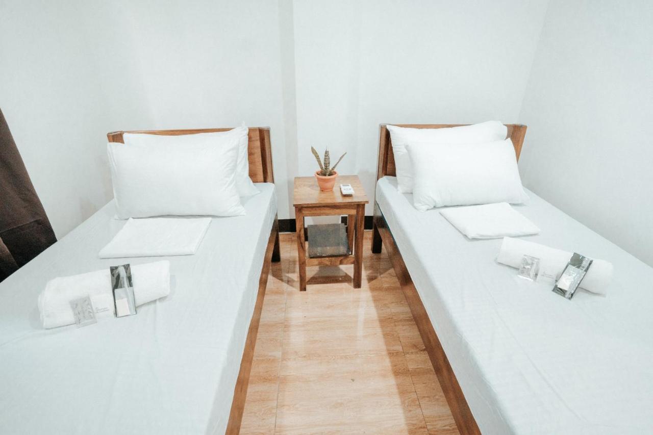 Sonora'S Inn, Coron Luaran gambar
