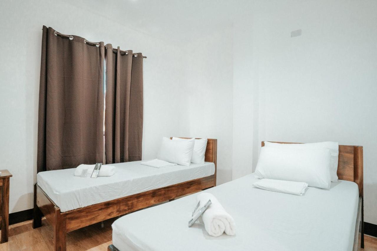 Sonora'S Inn, Coron Luaran gambar