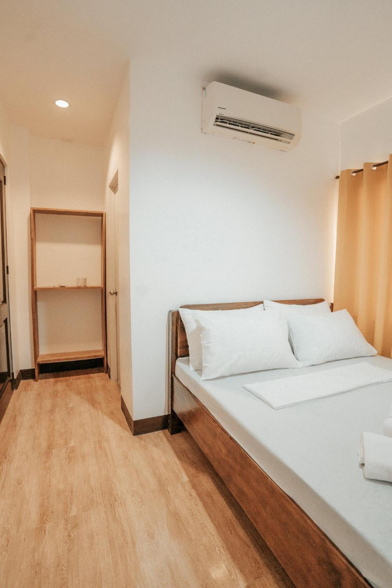 Sonora'S Inn, Coron Luaran gambar
